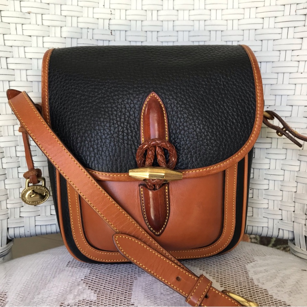 Vintage Dooney & Bourke Single Pocket Outback